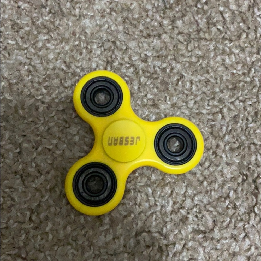 Jesban yellow fidget spinner